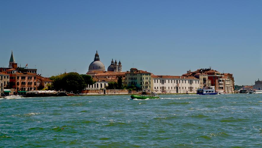 威尼斯有哪些特色活动_威尼斯的特色风光有哪些